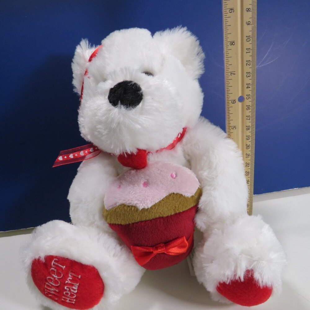 sweet heart White Bear with fabric cupcake valentines - Picture 8 of 13
